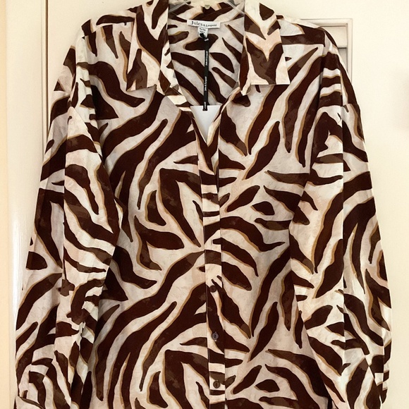 NEW WITH TAG Animal Print Collared Long sleeve woman shirt Size US XL - Picture 1 of 11